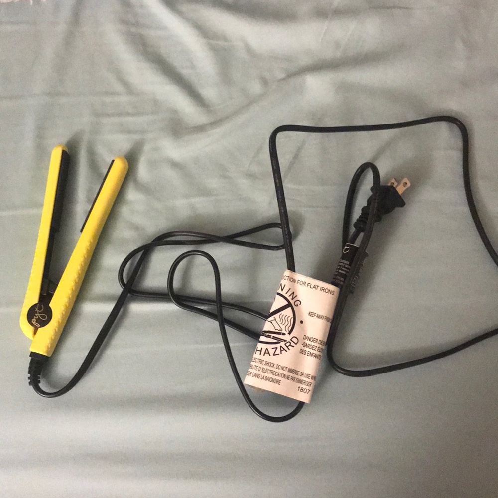 Mini hair straightener